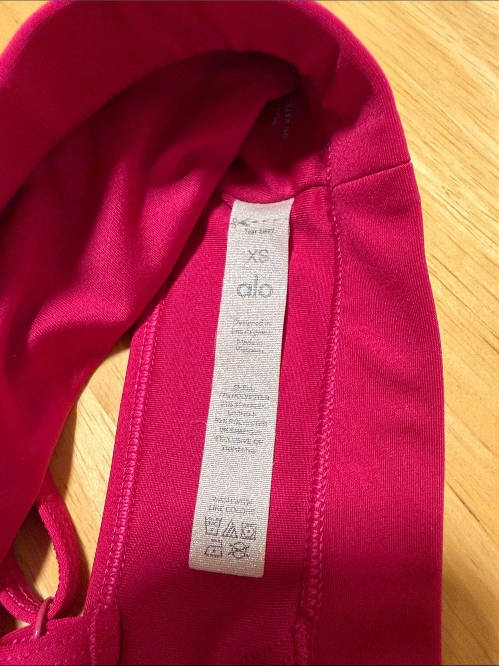 Alo Yoga Airlift Bra Magenta Pink Workout Sports Bra